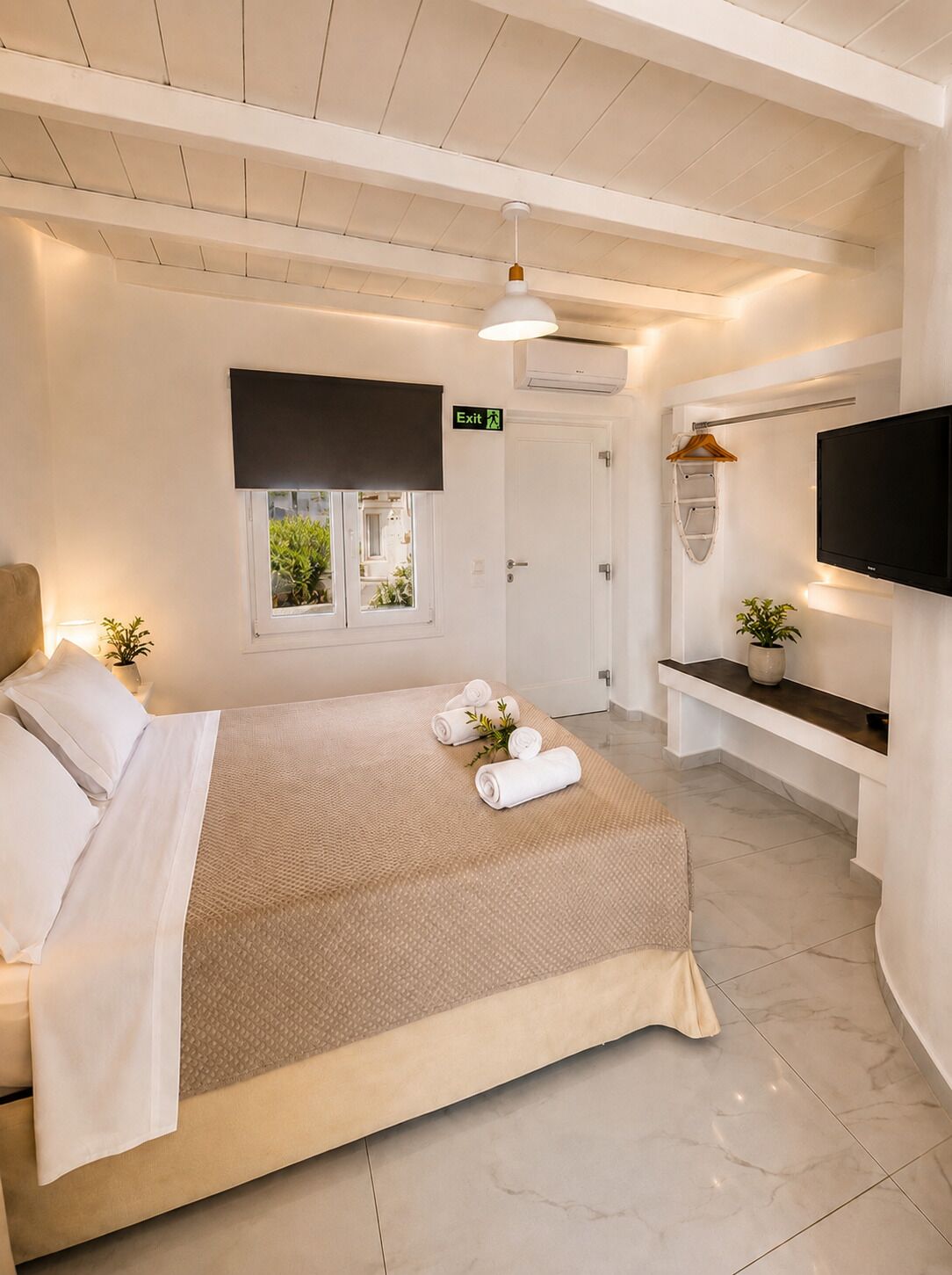 Studio, merinäköala | Ylelliset vuodevaatteet, pillowtop-patjalliset sängyt