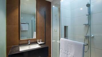 Studio 28 | Bathroom