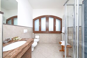 Douche, bidet