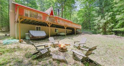 "Lakeside Escape", 2 min walk to lake, Hot tub, Pool table, Foosball, Pets OK