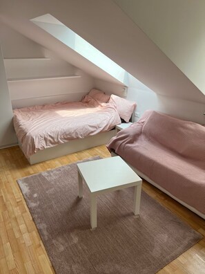 1 bedroom, iron/ironing board, WiFi, bed sheets - 3 Rooms, 3 Bedrooms (Ljubljana)