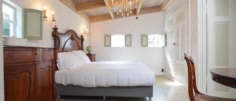 2 habitaciones, tabla de planchar con plancha y wifi
