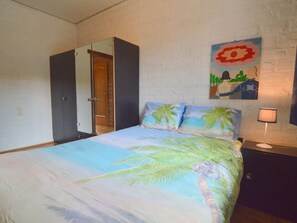 2 bedrooms, WiFi - Holiday Home in Sittard with Pool (Sweikhuizen)