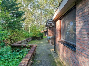 Outdoor dining - Holiday Home in Zorgvlied near Drents (Zorgvlied)