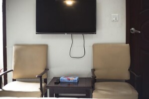 Standard Double Room - GOHO ROOMS Badar (Karachi)