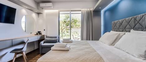 Superior Double or Twin Room, 1 Bedroom, Partial Sea View | In-room safe, desk, blackout curtains, soundproofing