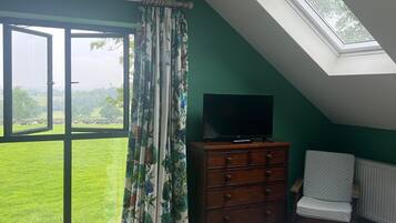 Studio | 1 bedroom, iron/ironing board, free WiFi, bed sheets