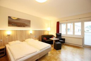 特色装修、特色家居、办公桌、熨斗/熨衣板