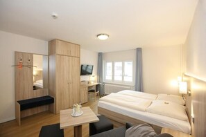 Decoración personalizada, muebles diferentes y escritorio