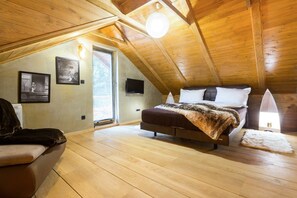 2 bedrooms, iron/ironing board, free WiFi