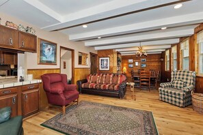 Téléviseur, foyer, bureau