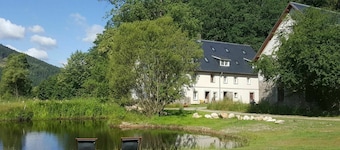Spacious authentic Polish farmhouse in a beautiful landscape