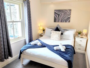 Cottage | 8 bedrooms, individually decorated, individually furnished, free WiFi