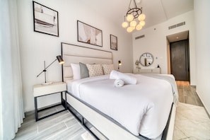 2 bedrooms, in-room safe, iron/ironing board, free WiFi
