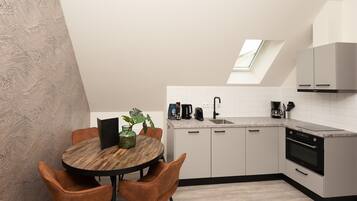 Fridge, microwave, stovetop, dishwasher