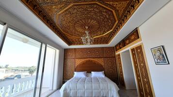 11 habitaciones, caja de seguridad en la habitación y escritorio