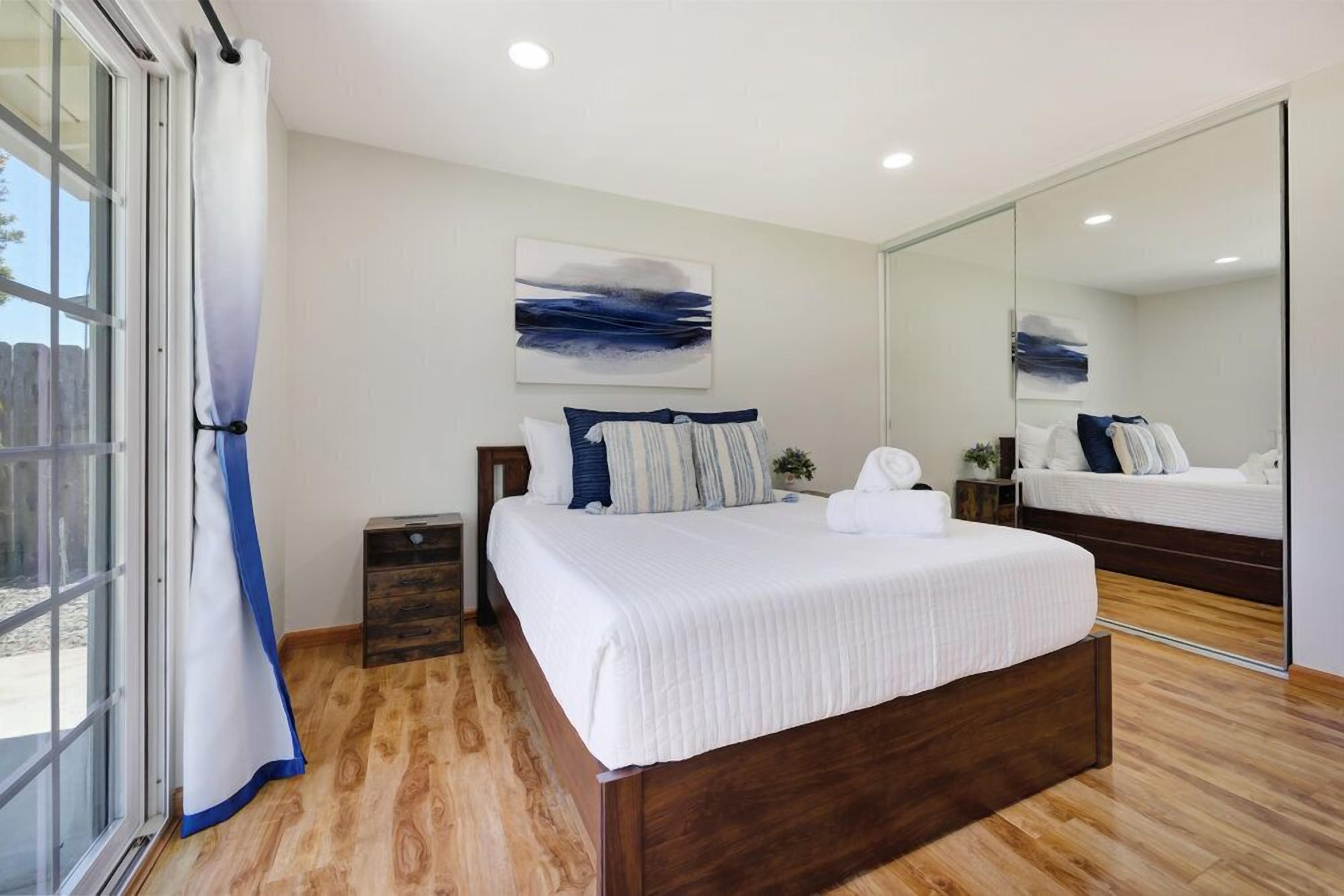 3 habitaciones, escritorio, tabla de planchar con plancha y wifi gratis 