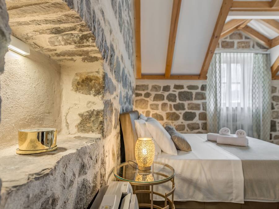 Deluxe Room | Premium bedding, pillowtop beds, soundproofing, free WiFi