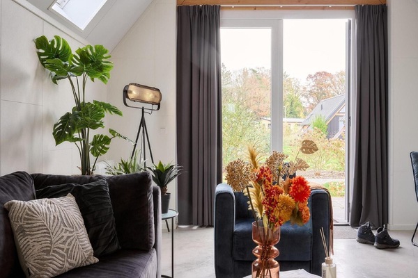 Televisie, een open haard, Netflix en streamingdiensten