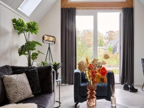 TV, fireplace, Netflix, streaming services - Romantic Wellness Escape (Voorthuizen)