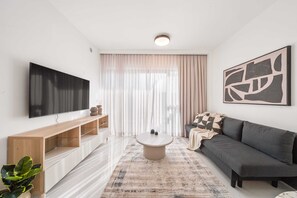 TV, offices - 1 Bedroom Savyon View - Isrentals (Jerusalem)