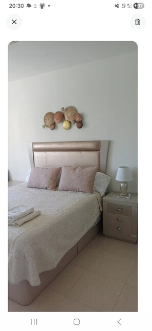 3 chambres, système d’insonorisation, fer et planche à repasser