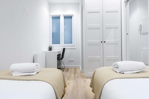 2 chambres, fer et planche à repasser, Wi-Fi gratuit, draps fournis