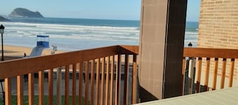 Apartment Muskaria - Spectacular, first line beach and pool by Egona