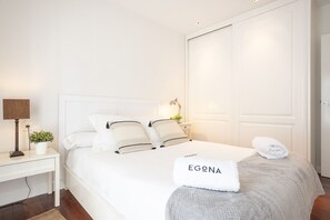 2 makuuhuonetta, silitysrauta/-lauta, ilmainen Wi-Fi, vuodevaatteet