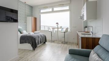 Een strijkplank/strijkijzer, gratis wifi, beddengoed