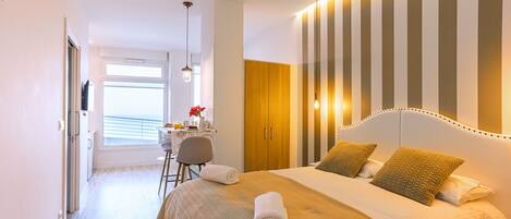 Fer et planche à repasser, Wi-Fi gratuit, draps fournis