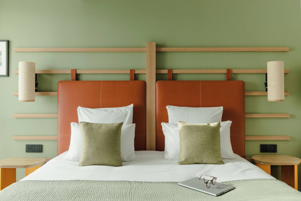 Pillowtop-Betten, Zimmersafe, Schreibtisch