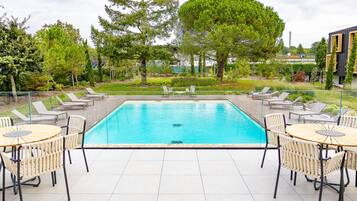 Seasonal outdoor pool