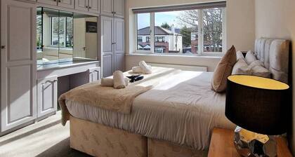 2 minute walk to LUAS (tram)!