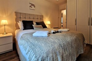 2 bedrooms, desk, iron/ironing board, WiFi - 2 Bed Apartment in Leafy Sandymount, Dublin 4 (Dublin 4)