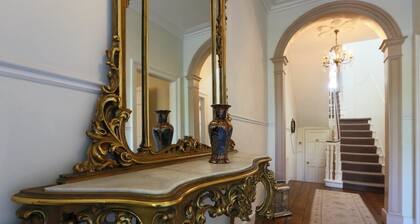 Grand Georgian Residence, with period charm!3 Bed