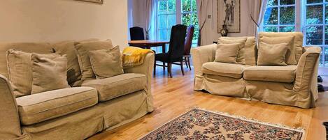 TV, fireplace, offices