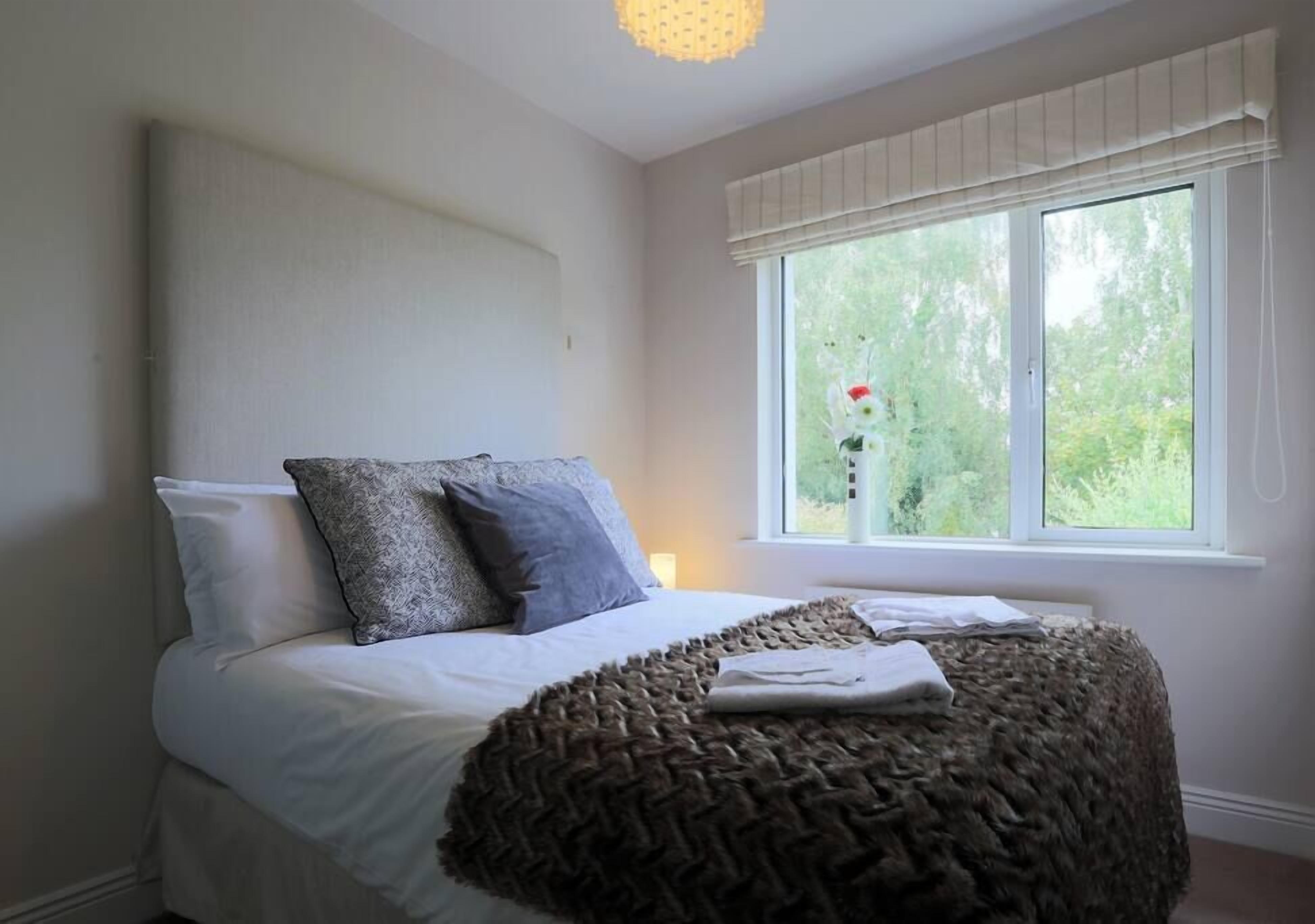 3 bedrooms, desk, iron/ironing board, WiFi