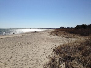 Beach nearby, sun loungers, beach towels