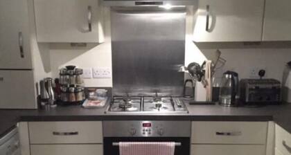 Immaculate 2-bed Apartment in Bury