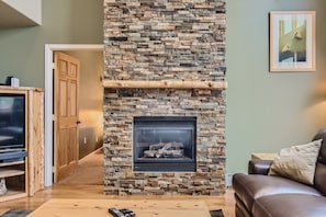 Living area - 42 Burgundy 4br 3.5ba 4 Bedroom Townhouse by RedAwning (Silverthorne)