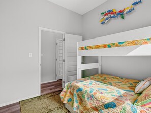 3 bedrooms, iron/ironing board, free WiFi, bed sheets - Turtle Cove (Rockport)