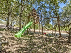 Children's area - Carcavelos Villa with Pool (Carcavelos)