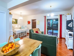 TV, fireplace, foosball - Carcavelos Villa with Pool (Carcavelos)