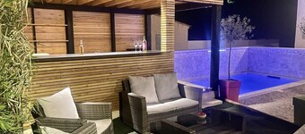 Location Vacances Avec Piscine et Terrain de Pétanque