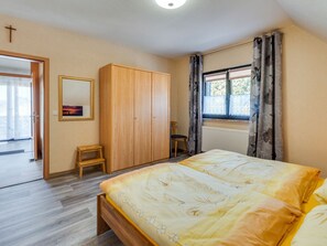 1 bedroom, WiFi - Apartment in Westerwald with private balcony (Höhn-Neuhochstein)