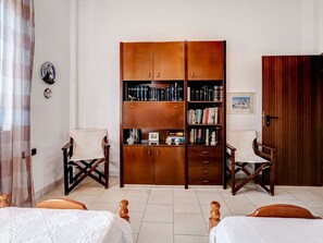 3 bedrooms, cribs/infant beds, WiFi - Holiday villa with sea view in Paralia Avlidas (Tanagra)