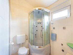 Shower, towels