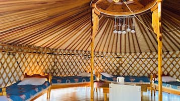 Mongolian Traditional Ger | 1 chambre, décoration personnalisée, ameublement personnalisé