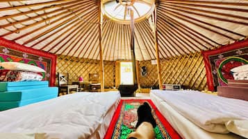 Insta Ger | Individually decorated, individually furnished, bed sheets